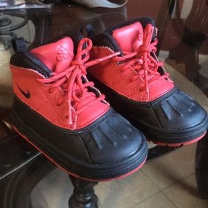 Toddler Nike boots